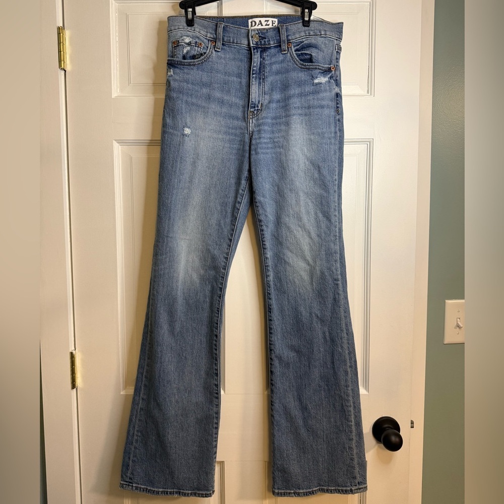 Daze High-Rise Straight Leg Jean